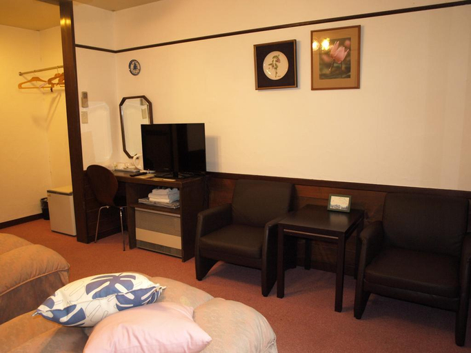Bedroom 2, Royal Silk Inn, Myōkō