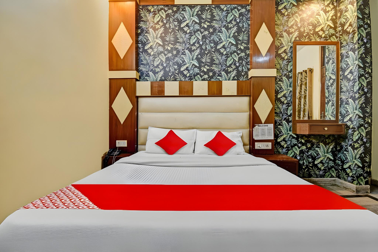 Bedroom 2, Hotel Lord Krishna, Delhi