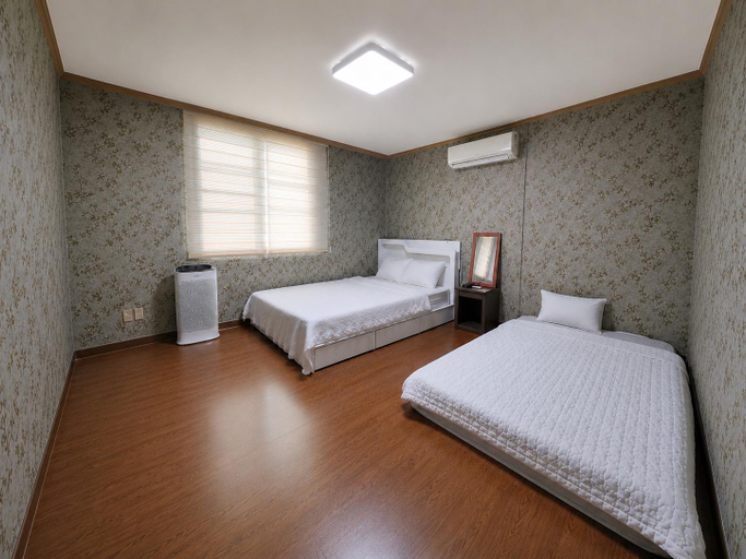 Bedroom 4, Yeosu Shim Guesthouse Pension, Yeosu