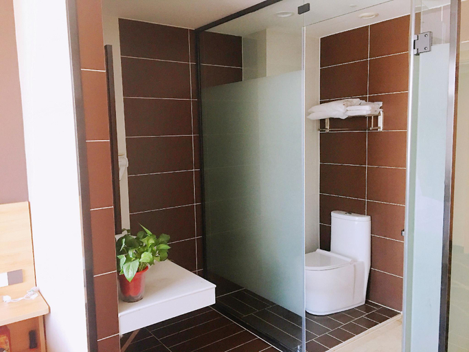 Bathroom 3, 7 Days Premium (Tangyin Yuefei Temple Scenic Area), Anyang