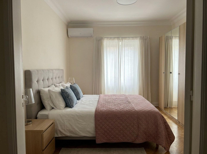 Room 4, Central Lisbon 3-bed Apt, Lisbon