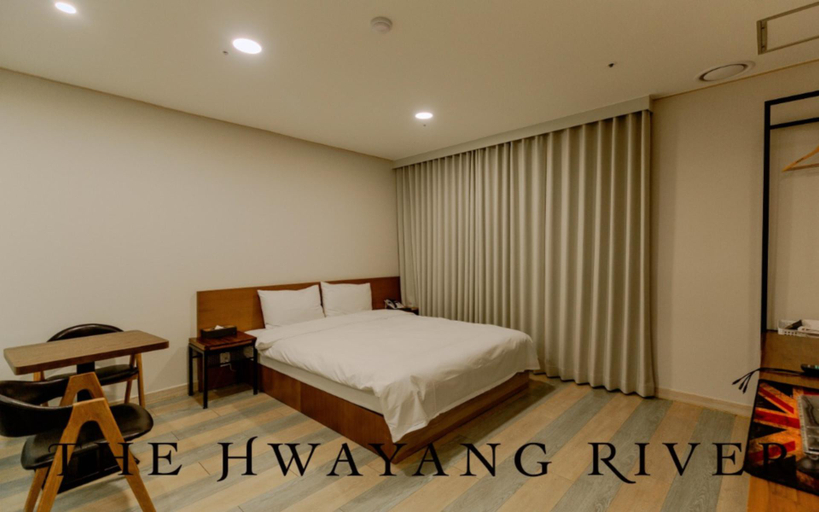 Bedroom 2, Hwayanggang Hotel, Hongcheon