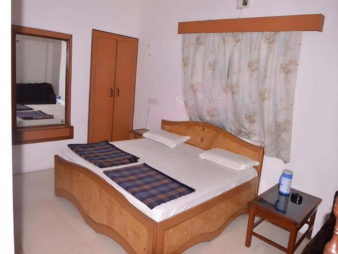 Bedroom 4, Hotel Tourist Complex, Bharatpur