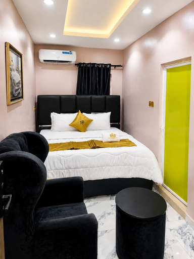 Room 5, Golden Garden Hotel & Suites, Kosofe