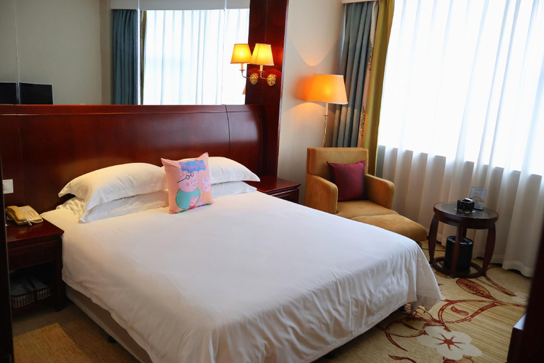 Bedroom 2, Dongyang Garden Hotel, Jinhua