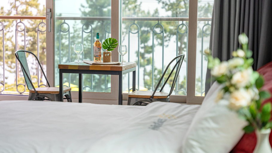 Bedroom 2, yeosu moraeal pet heated pool pension, Yeosu