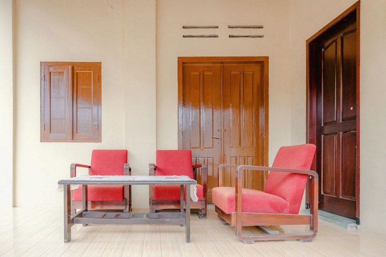Others 3, OYO 2826 Panderman Residence, Blitar