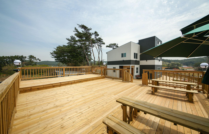 Others 3, Taean Modern House Pension, Taean