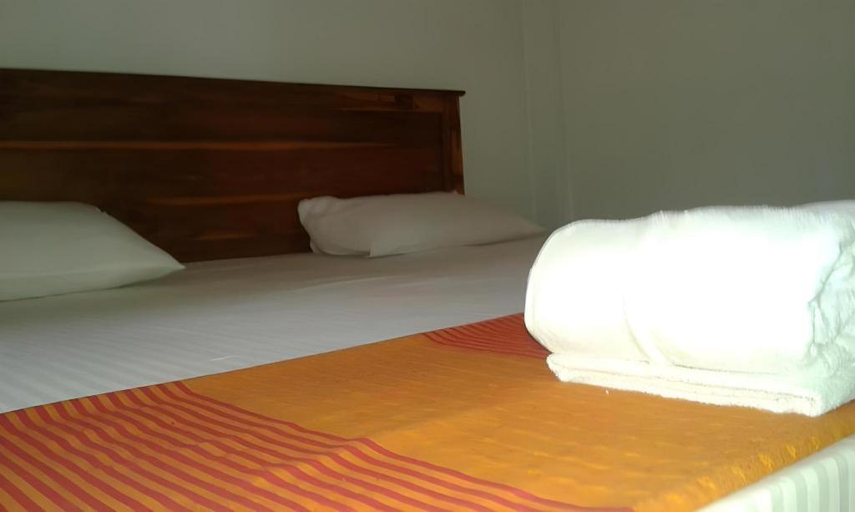 Bedroom 4, The Pub, N. Palatha Central