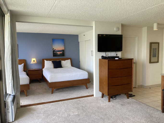 Bedroom 3, Deluxe Condo with Pool View, Free Parking & Wi-Fi, Honolulu