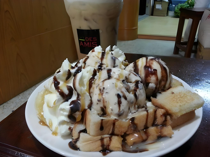Food & Drinks 5, Jaroensin Place, Muang Buri Ram