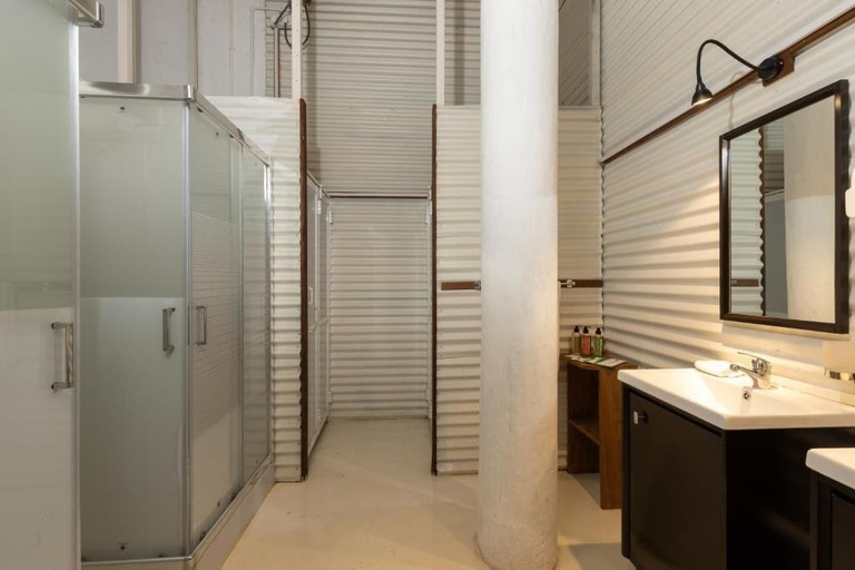 Bathroom 4, Tea & Experience Factory, Hanguranketha