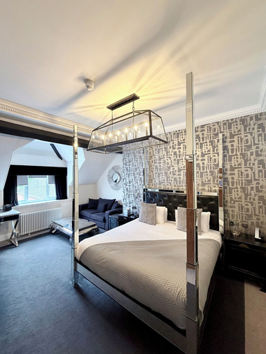 Bedroom 3, The Mount Country Manor Hotel & Golf, Wolverhampton