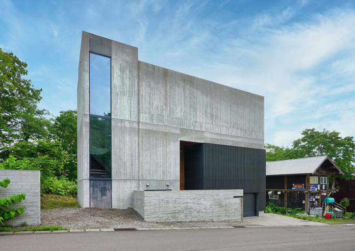 Exterior 5, Nero, Kutchan
