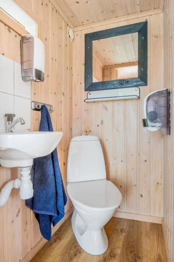 Bathroom 3, First Camp Kärradal, Varberg