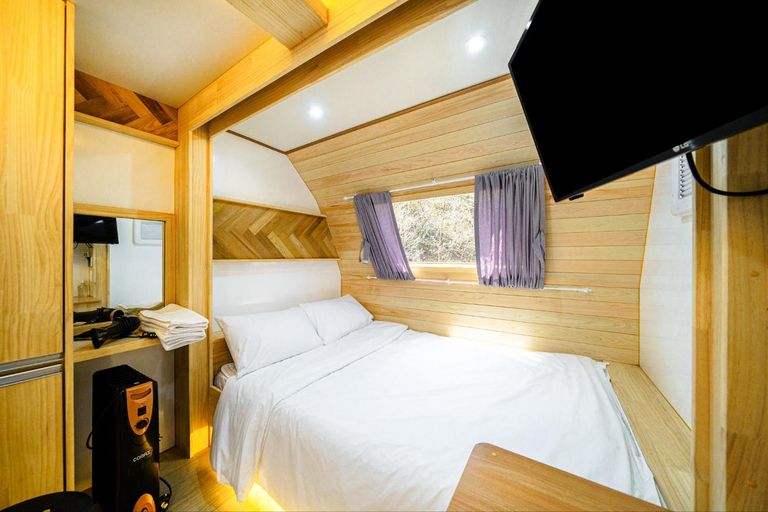 Bedroom 2, Pocheon Sanmaru Glamping Caravan, Pocheon