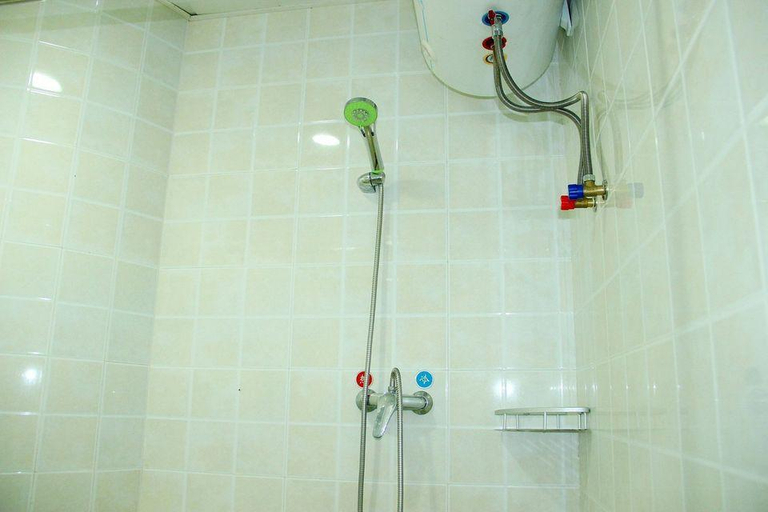 Bathroom, Caiguang Hotel (Wuhan Hankou Railway Station), Wuhan