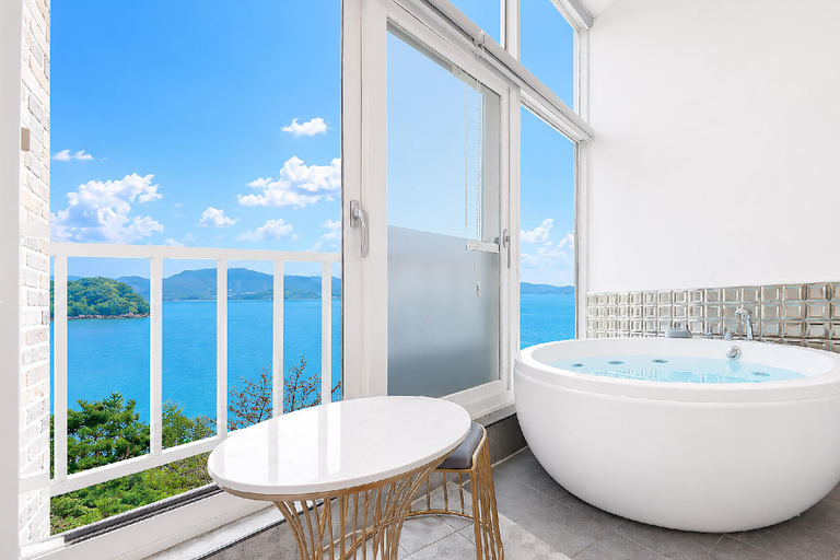 Bathroom 3, Yeosu Moamore Spa Pension, Yeosu