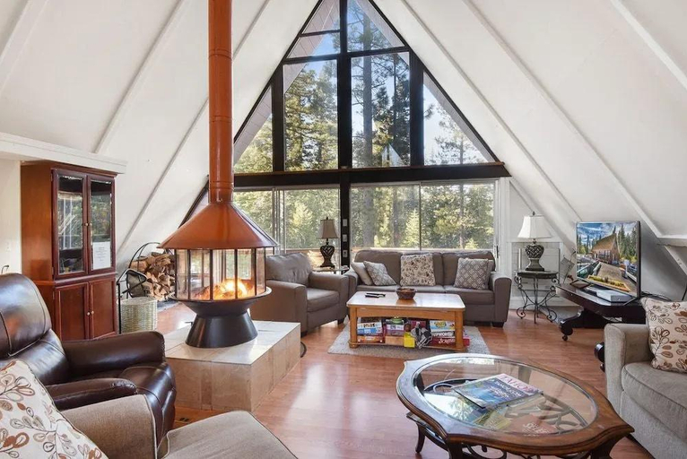 Others 4, Woodside Hideout Hop Away From Activities, Placer