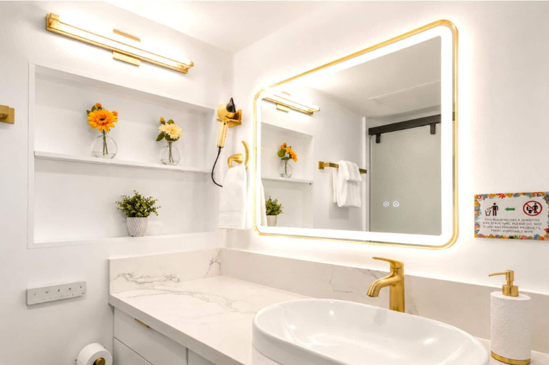 Bathroom 4, Suite, Ocean View, Studio, Honolulu
