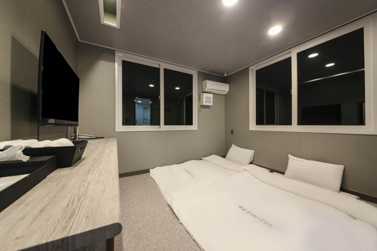 Bedroom 3, Cheongsong Baegunjang Motel, Cheongsong