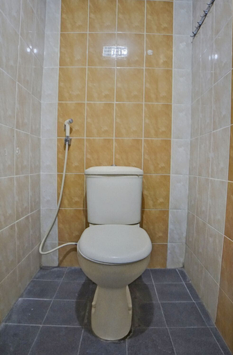 Bathroom 4, Hotel O near Universitas Negeri Medan, Medan