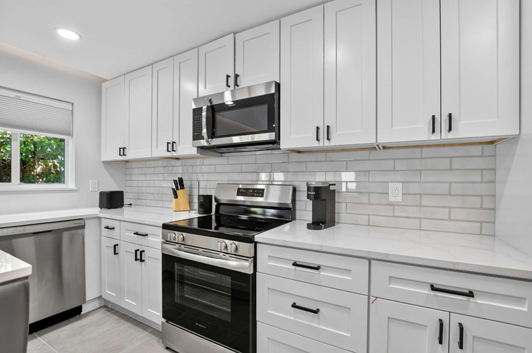 Private kitchen 4, Coveside Hideaway 1 - Coastal Retreat, Broward