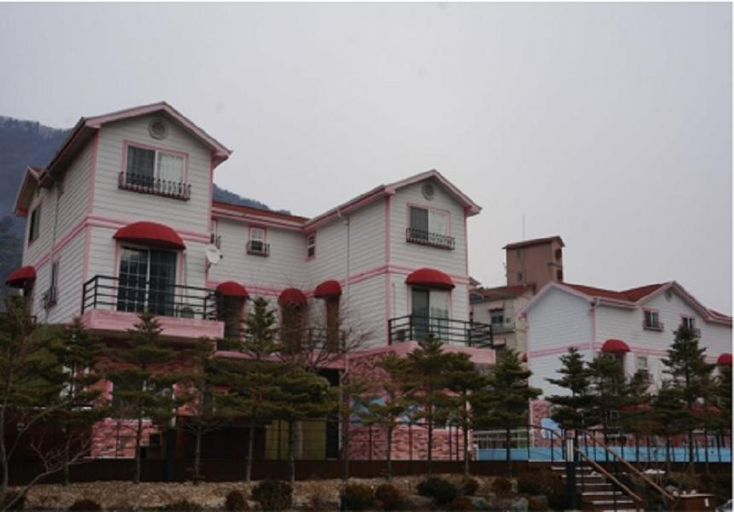 Exterior & Views 1, Hoengseong Hillspring Pension, Hoengseong