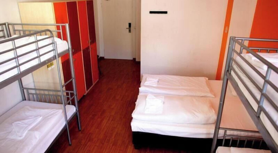 Bedroom 4, Metropol Hostel Berlin, Berlin