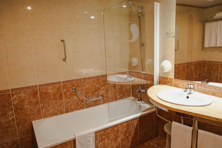 Bathroom 5, Port Denia Hotel, Alicante