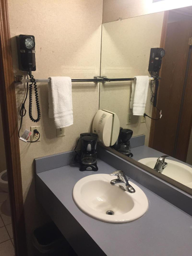 Bathroom 4, Heritage House Inn, Bailey