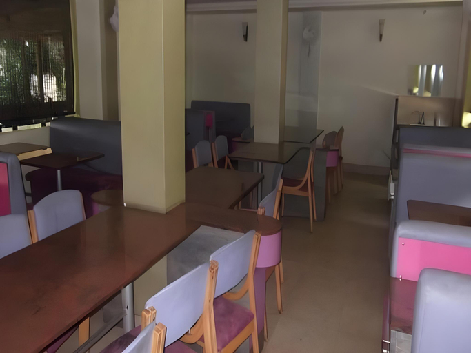 Food & Drinks 2, Hotel Vishal, Pune