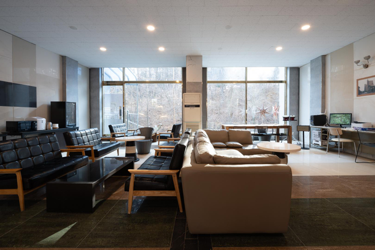 Others 5, Yongin Singal Hotel Forest, Yongin