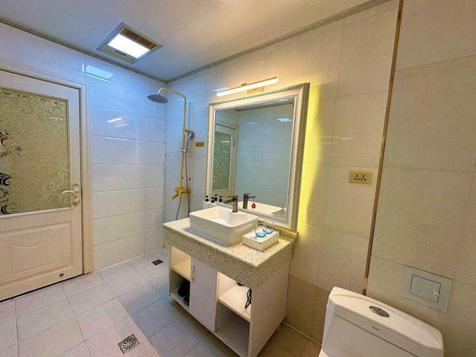 Bathroom, Huiqian Group Hotel (Shaotong Huandong), Zhaotong