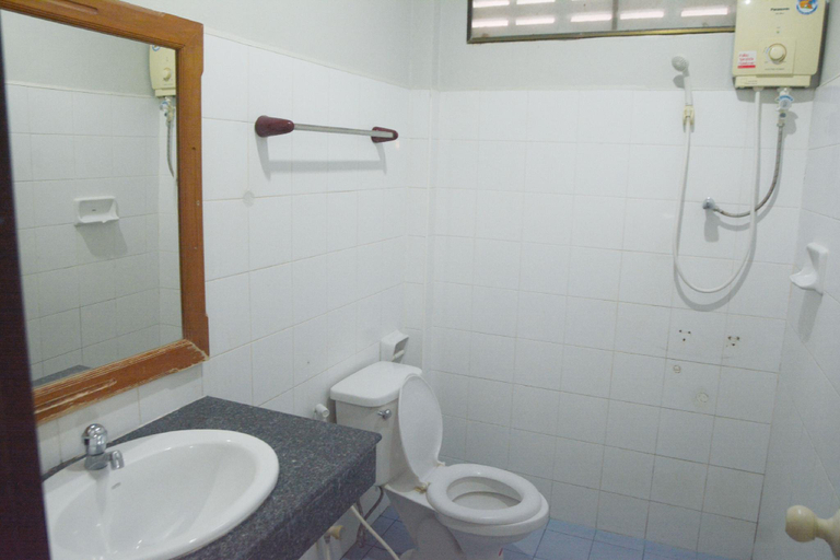 Bathroom, Klongdao Beach Resort, Ko Lanta