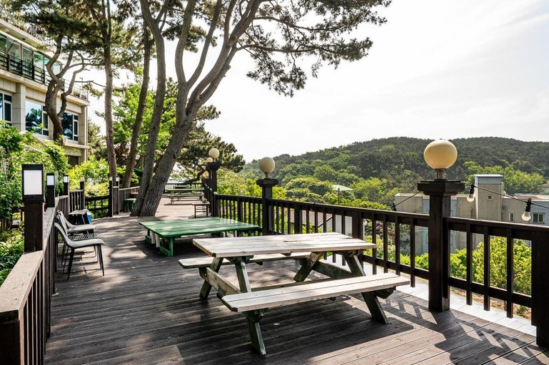 Others 5, Eurwangni Solmaru Pension, Jung