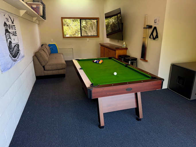 Game room 5, The White Haus, Curry