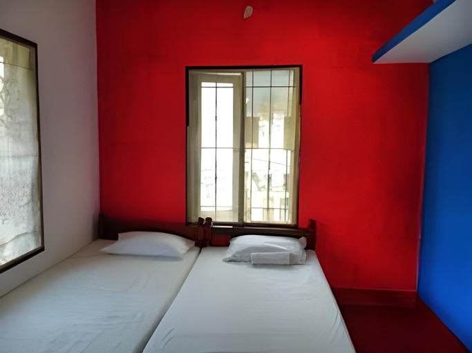 Bedroom 2, Nichoos Inn, Ernakulam