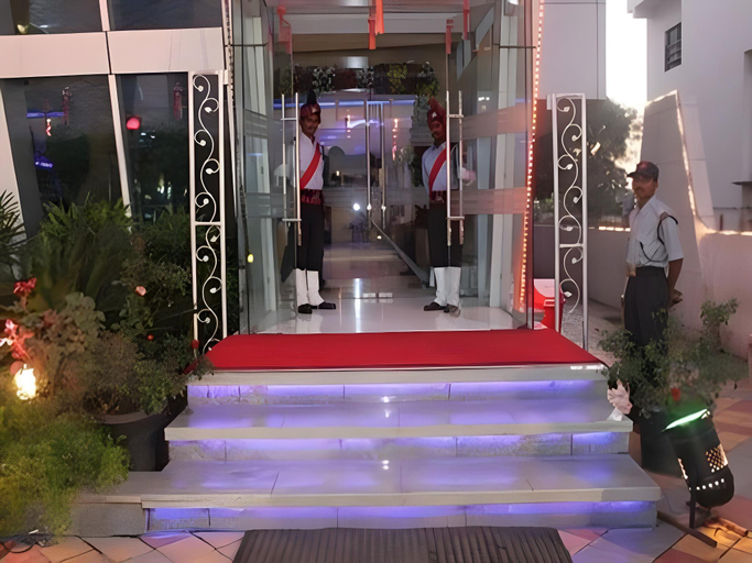 Exterior & Views 1, Hotel Om Sai International, Ahmadnagar