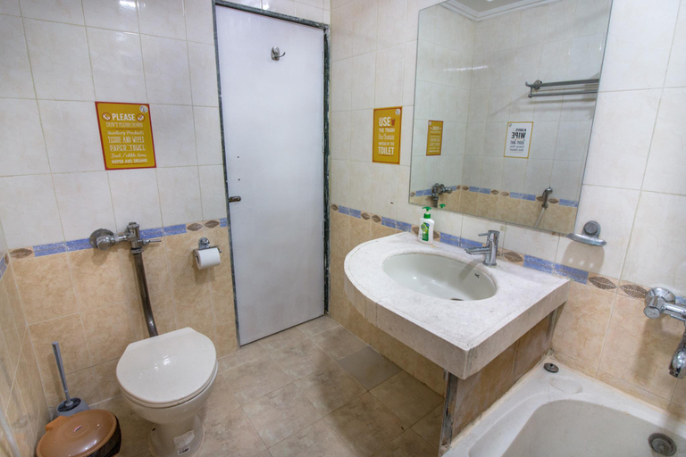 Bathroom 4, Backpacker Panda Pune, Pune
