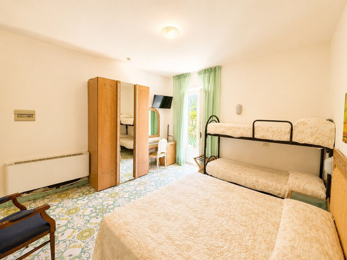 Bedroom 4, AV Isola Verde Hotel & Thermal Spa, Napoli