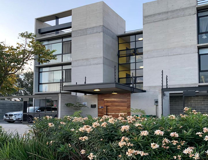 Exterior & Views