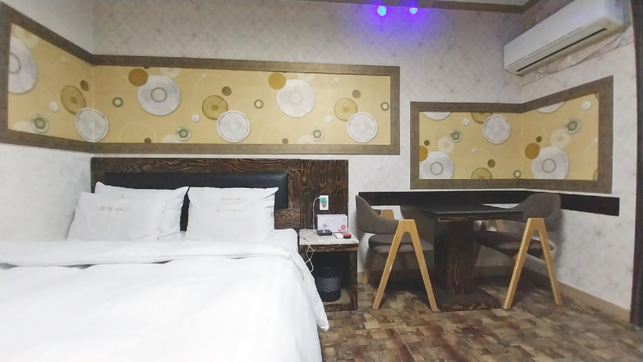 Bedroom 3, Geojedo Jangpyeong Gut, Geoje