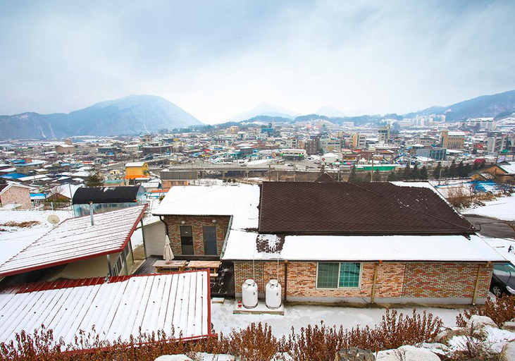 Others 3, Hwacheon Big Tree Pension, Hwacheon