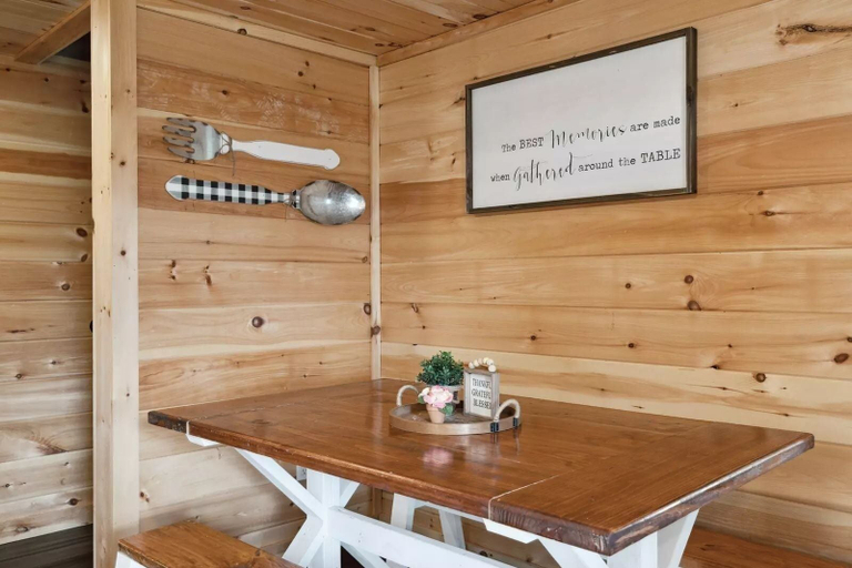 Dining 5, Wears Valley Outpost 2 Bedroom Cabin, Sevier