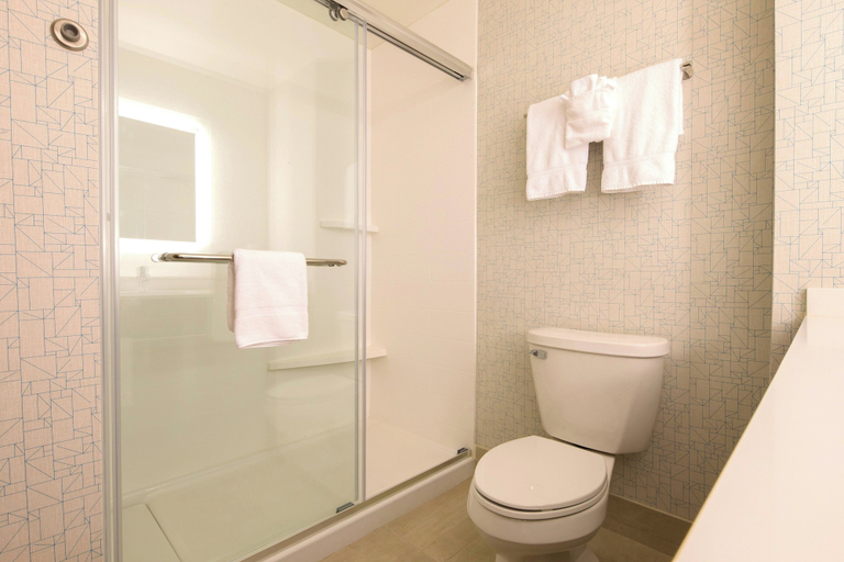Bathroom 5, Holiday Inn Express & Suites MONROE by IHG, Monroe