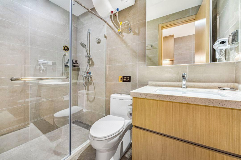 Bathroom 3, BillionPlatinum Hotel GongbeiportFuhuali, Zhuhai
