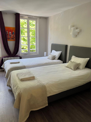 Bedroom 4, 6 Rue Dupuy, Charente