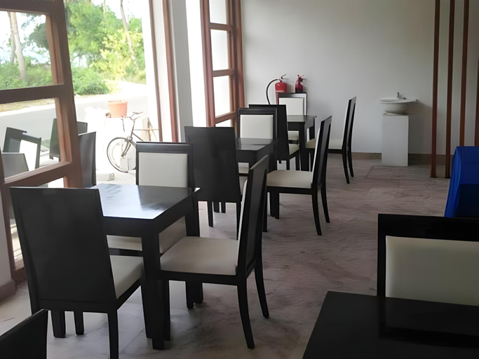 Food & Drinks, Airport Comfort Inn, Malé