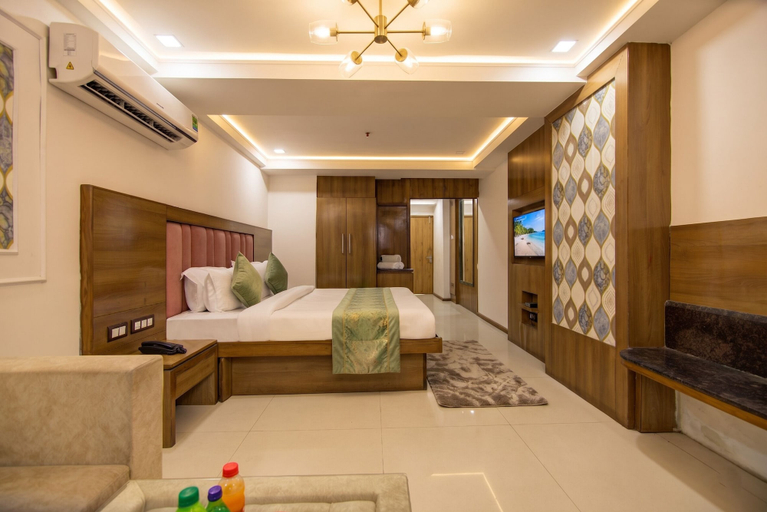 Bedroom 5, Hotel Lotus Paradise By Golden Key, Sonipat